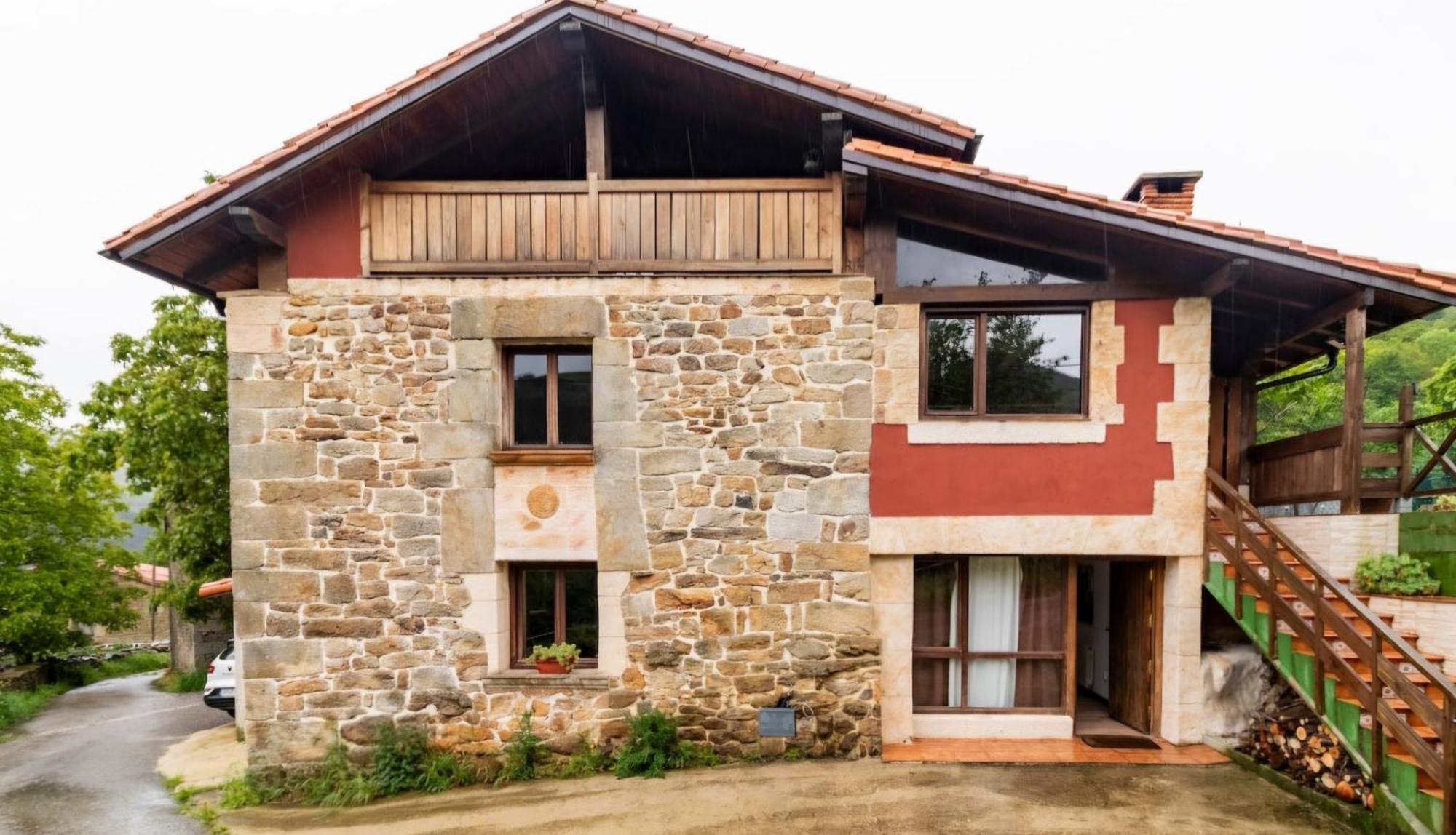 Casa De Pueblo Las Golondrinas De Luena San Miguel de Luena 外观 照片