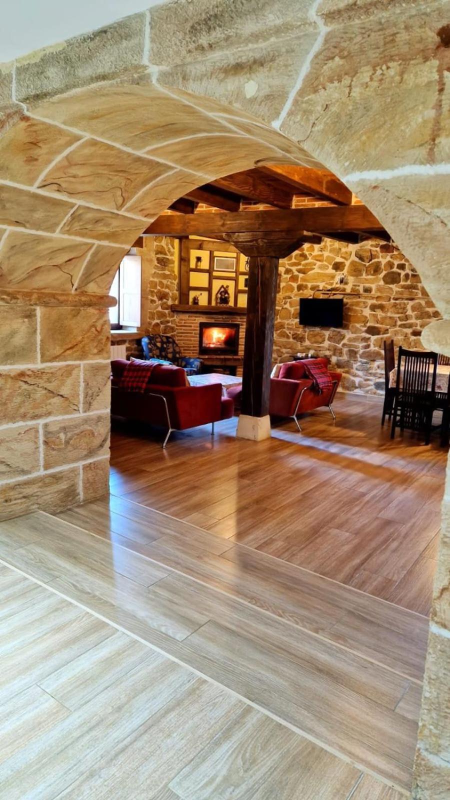 Casa De Pueblo Las Golondrinas De Luena San Miguel de Luena 外观 照片